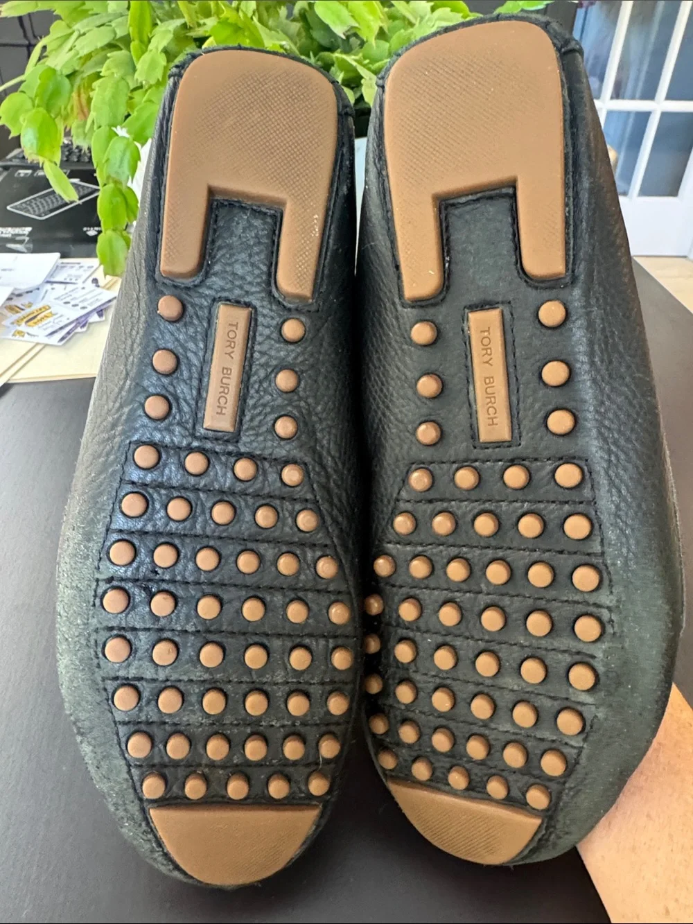 Tory Burch Black leather driving/loafers-size 10 medium